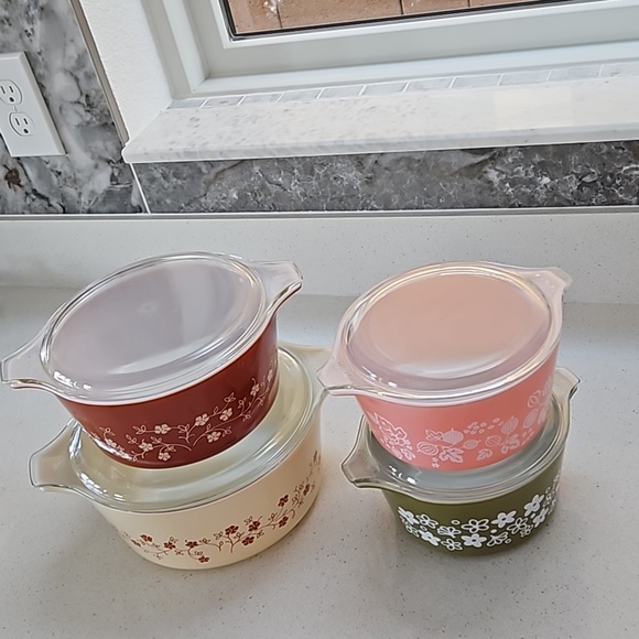 Vintage Pyrex Casserole with lids 4pcs set - Picture 6 of 11